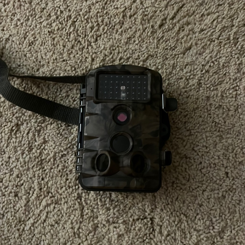 BRAND NEW TRAIL CAMERA